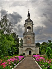 Белокаменная церковь в стиле барокко, построенная в 1749-1776