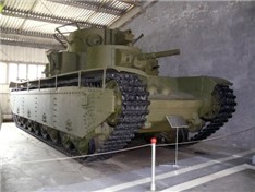 Советский тяжелый танк T35. Был самым сильным по вооружению и единственным в мире пятибашенным танком. экипаж - целая футбольная команда - 11 человек